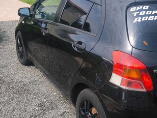 2009 Toyota Yaris II, чёрный, 600000 рублей, вид 5