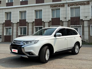 2015 Mitsubishi Outlander III Рестайлинг 2, белый, 1850000 рублей, вид 3
