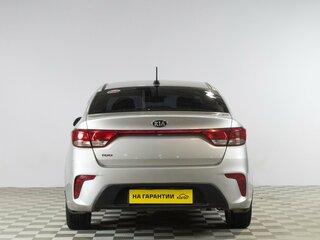 2020 Kia Rio IV, серый, 1729000 рублей, вид 5