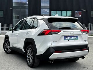 2024 Toyota RAV4 V (XA50), белый, 4150000 рублей, вид 2