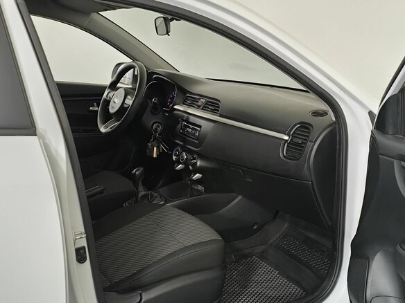 2019 Kia Rio IV, белый, 1195000 рублей - вид 8