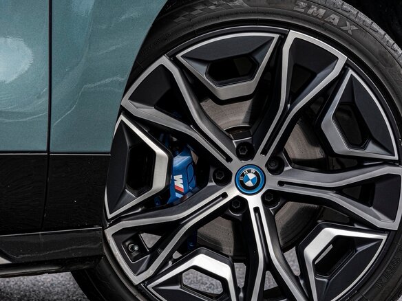 2022 BMW iX M60 I (I20), синий, 8690000 рублей - вид 8