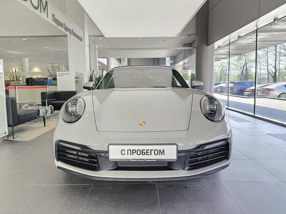 2020 Porsche 911 Carrera 4S VIII (992), серый, 13300000 рублей - вид 2