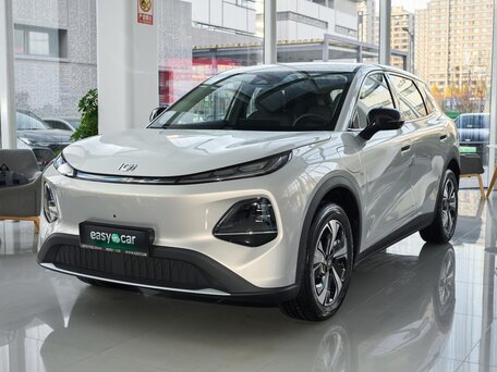 2026 Changan Qiyuan Q05 51.9 kWh II, серебристый, 2320000 рублей, вид 2