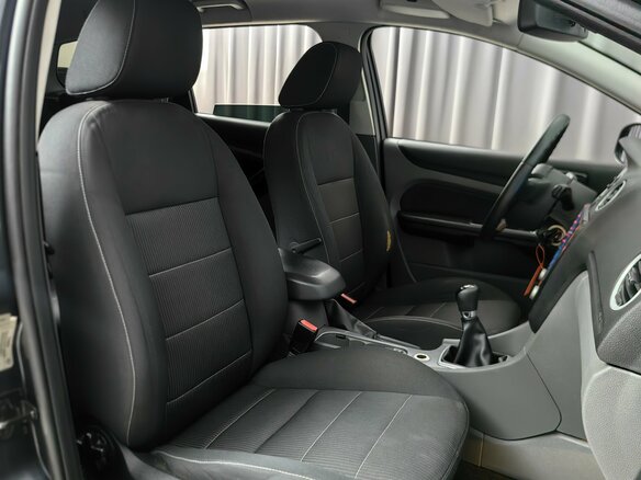 2010 Ford Focus II Рестайлинг, серый, 529000 рублей - вид 6