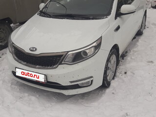 2015 Kia Rio III Рестайлинг, белый, 950000 рублей, вид 2