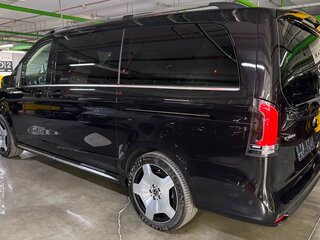 2026 Mercedes-Benz V-Класс Long 300 d длинный III (W447) Рестайлинг 2, чёрный, 14920000 рублей, вид 2