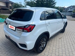 2021 Mitsubishi ASX I Рестайлинг 3, белый, 1800000 рублей, вид 3
