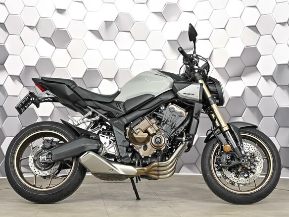 2025 Honda CB 650R, серый, 1099000 рублей - вид 2