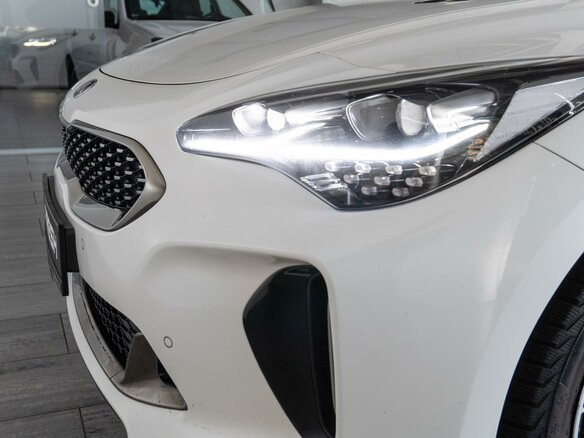 2019 Kia Stinger I, белый, 2569000 рублей - вид 5