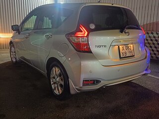 2018 Nissan Note e-Power II Рестайлинг, серебристый, 1170000 рублей, вид 3