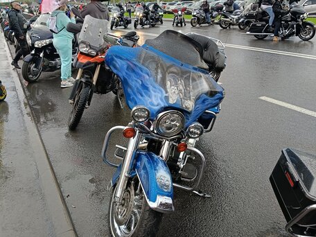 2005 Harley-Davidson Electra Glide, синий, 700000 рублей, вид 4