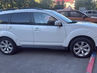 2011 Mitsubishi Outlander II Рестайлинг, белый, 1150000 рублей, вид 2