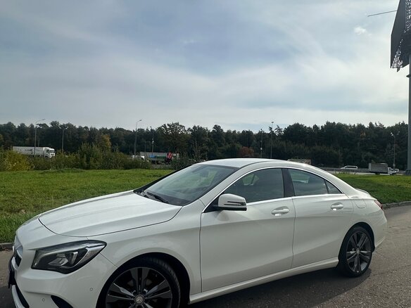 2016 Mercedes-Benz CLA 200 I (C117, X117) Рестайлинг, белый, 2300000 рублей - вид 4