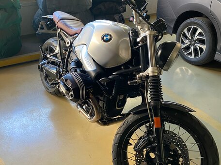 2023 BMW R Nine T Scrambler, серебристый, 1299000 рублей, вид 1