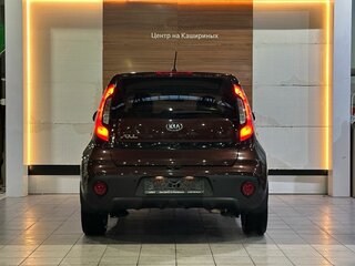 2017 Kia Soul II Рестайлинг, коричневый, 1499990 рублей, вид 5