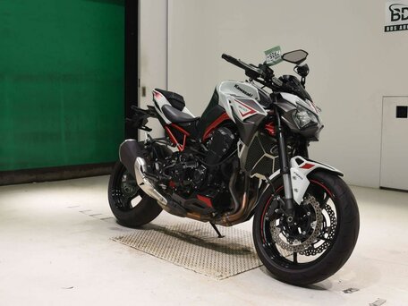 2021 Kawasaki Z 900, белый, 1077000 рублей, вид 3