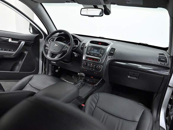 2017 Kia Sorento II Рестайлинг, серебристый, 1799000 рублей - вид 6