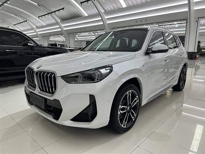 Открыть фотографии: BMW X1 III (U11/U12)
