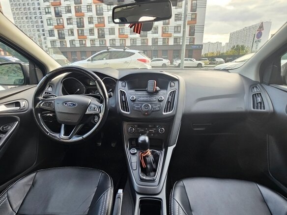 2017 Ford Focus III Рестайлинг, серый, 780000 рублей - вид 6