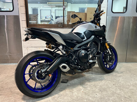2019 Yamaha MT-09 (FZ-09), серый, 920000 рублей, вид 3