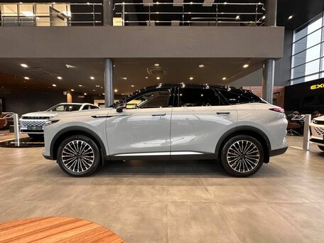 2025 Exeed RX, серый, 5490000 рублей, вид 3