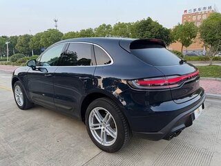 2023 Porsche Macan I Рестайлинг 2, чёрный, 5600878 рублей, вид 3