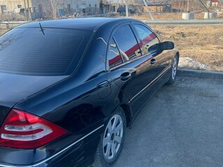 2002 Mercedes-Benz C-Класс 200 II (W203), чёрный, 500000 рублей, вид 3