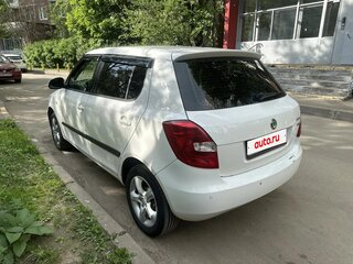 2012 Skoda Fabia II Рестайлинг, белый, 600000 рублей, вид 3
