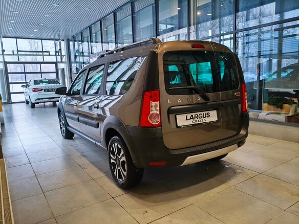 2026 Lada (ВАЗ) Largus Cross I Рестайлинг, коричневый, 2042000 рублей - вид 3