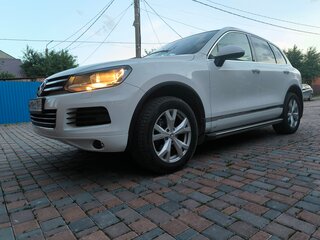 2012 Volkswagen Touareg II, белый, 2565000 рублей, вид 1