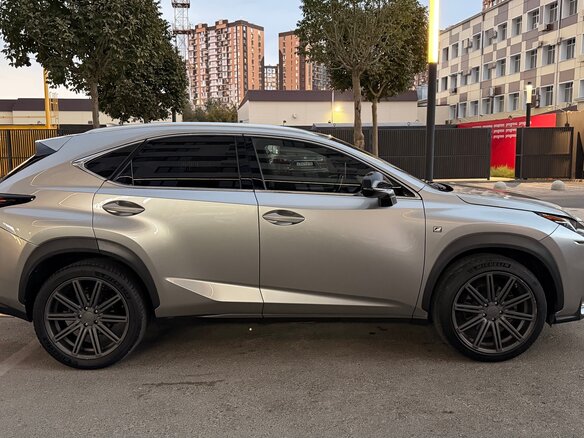 2017 Lexus NX 300 I Рестайлинг, серый, 3000000 рублей - вид 3