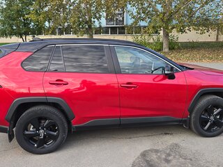 2021 Toyota RAV4 V (XA50), красный, 3200000 рублей, вид 4