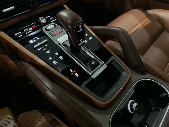 2019 Porsche Cayenne III, чёрный, 5578000 рублей - вид 16