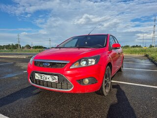 2010 Ford Focus II Рестайлинг, красный, 350000 рублей, вид 1