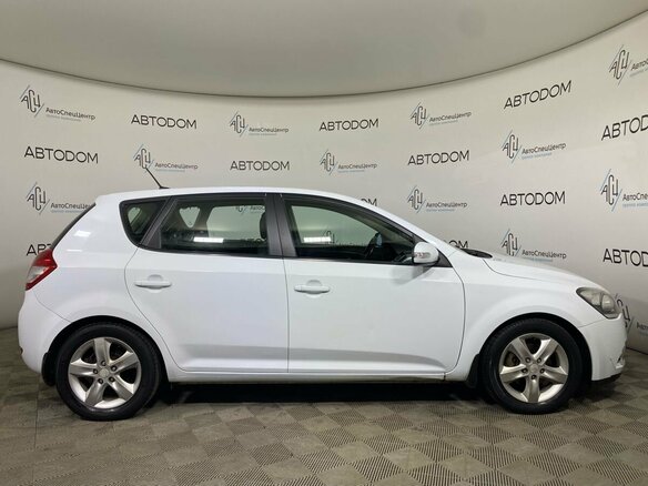 2011 Kia Ceed I Рестайлинг, белый, 794700 рублей - вид 4