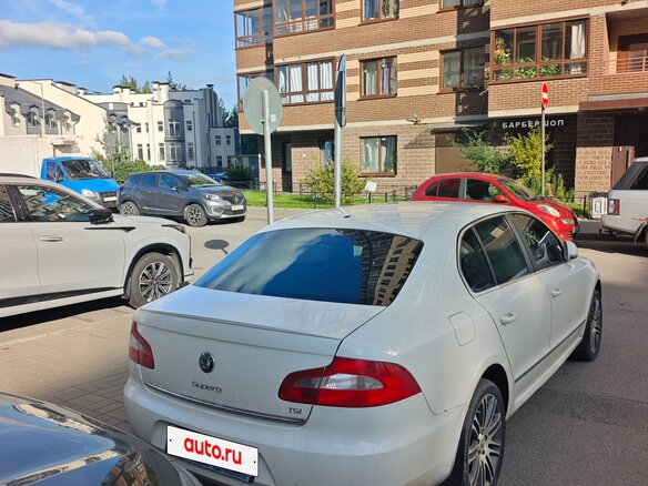 2012 Skoda Superb II, белый, 900000 рублей - вид 1