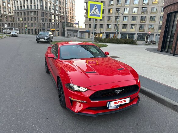 2021 Ford Mustang VI Рестайлинг, красный, 4200000 рублей - вид 12