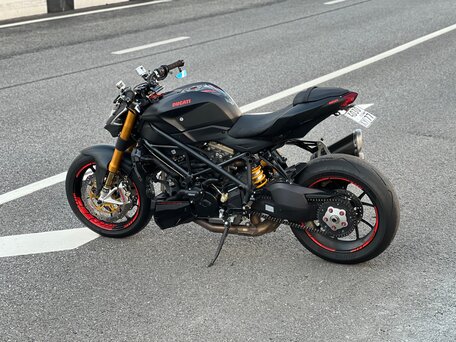 2012 Ducati Streetfighter, чёрный, 700000 рублей, вид 2