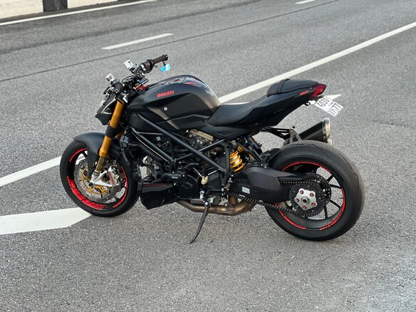 2012 Ducati Streetfighter, чёрный, 700000 рублей - вид 1