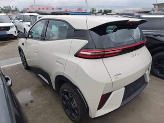 2025 BYD Seagull 38.88 kWh I Рестайлинг, серебристый, 1200000 рублей, вид 3
