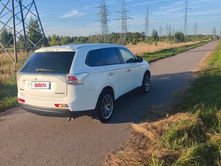 2013 Mitsubishi Outlander III, белый, 1170000 рублей, вид 4