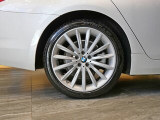2019 BMW 5 серии 530i xDrive VII (G30/G31/G38), белый, 3350000 рублей, вид 4