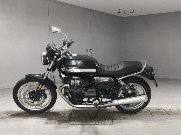 2023 Moto Guzzi V 7, чёрный, 839000 рублей - вид 1
