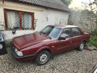 1988 Mazda 626 III (GD), красный, 100000 рублей, вид 1