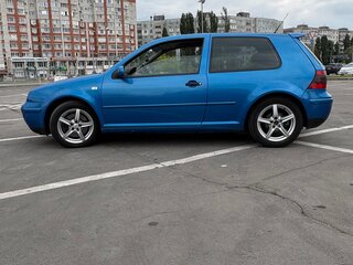 2002 Volkswagen Golf IV, синий, 430000 рублей, вид 3