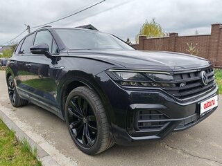 2021 Volkswagen Touareg III, чёрный, 6645000 рублей, вид 3