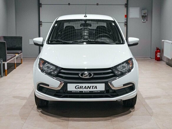 2026 Lada (ВАЗ) Granta I Рестайлинг, белый - вид 2