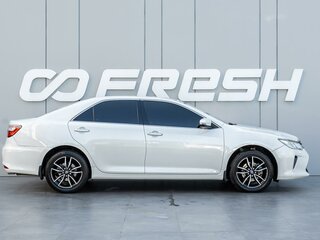 2016 Toyota Camry VII (XV50) Рестайлинг, белый, 2155000 рублей, вид 5