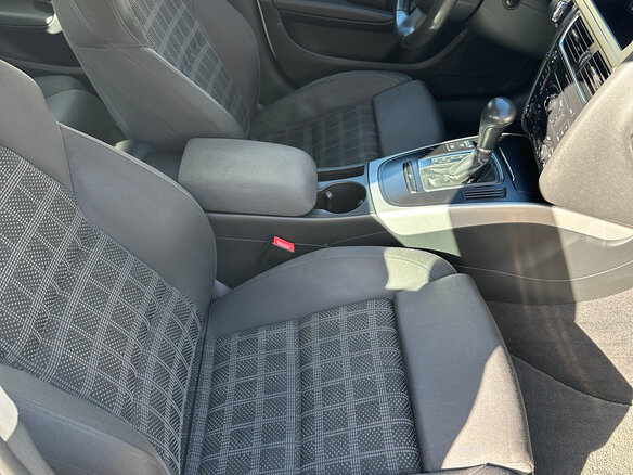 2010 Audi A4 IV (B8), белый, 1200000 рублей - вид 12